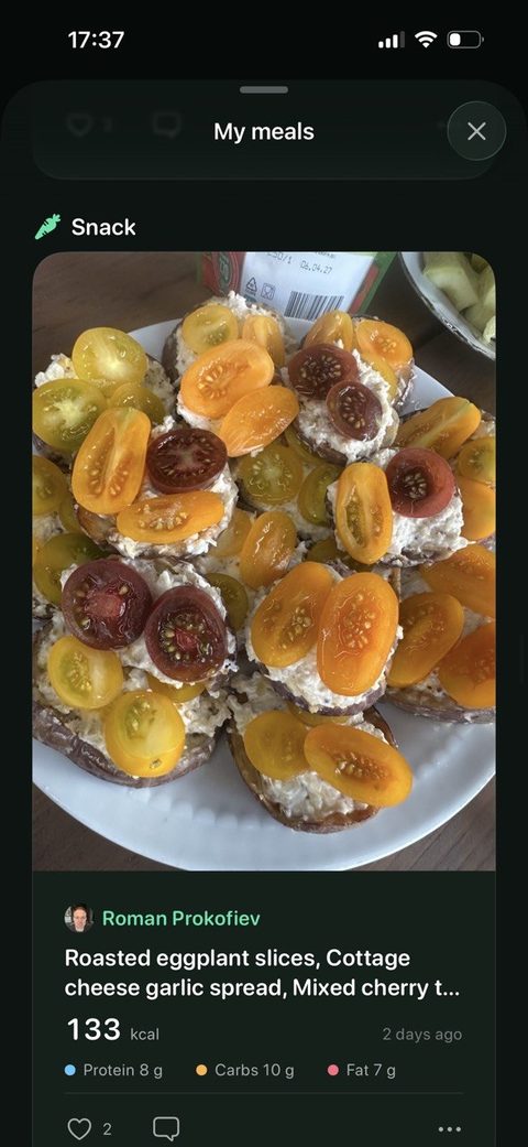 A meal in the Bioma feed: roasted eggplant with cottage cheese and cherry tomatoes, 133 kcal